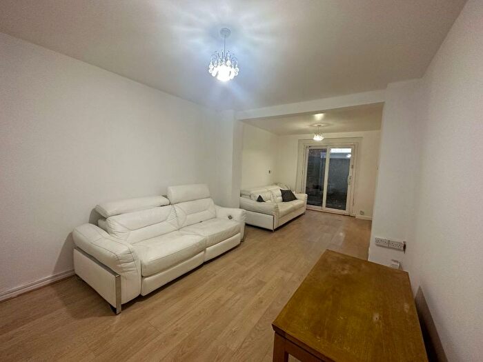 4 Bedroom Terraced House To Rent In Burnaby Road, Coventry, CV6