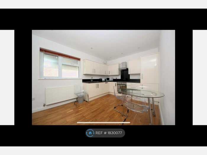 3 Bedroom Flat To Rent In Gunnersbury Avenue, London, W5