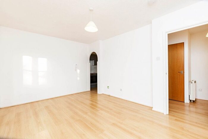 1 Bedroom Flat To Rent In Rutland Park, Mapesbury, London, NW2