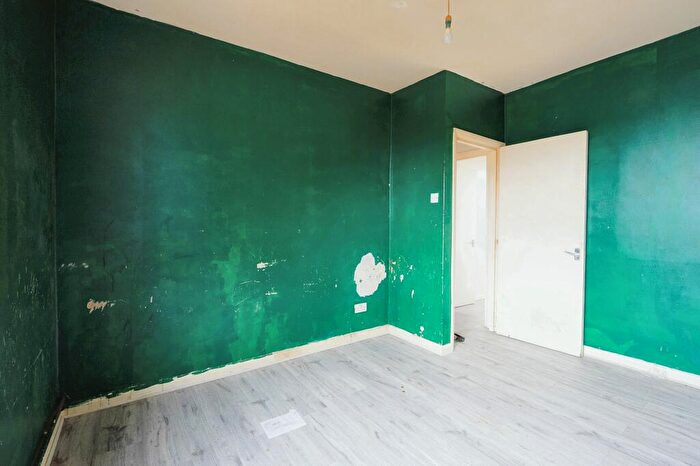 1 Bedroom Flat For Sale In C Scrubs Lane, Harlesden, London, NW10