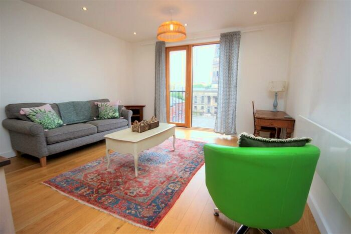 2 Bedroom Apartment To Rent In Vimto Gardens, Chapel Street Salford, M3