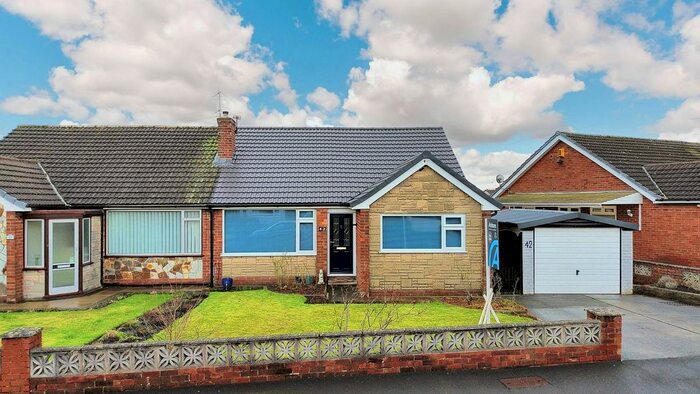 3 Bedroom Semi-Detached Bungalow For Sale In Abbots Hall Avenue, Clock Face, WA9