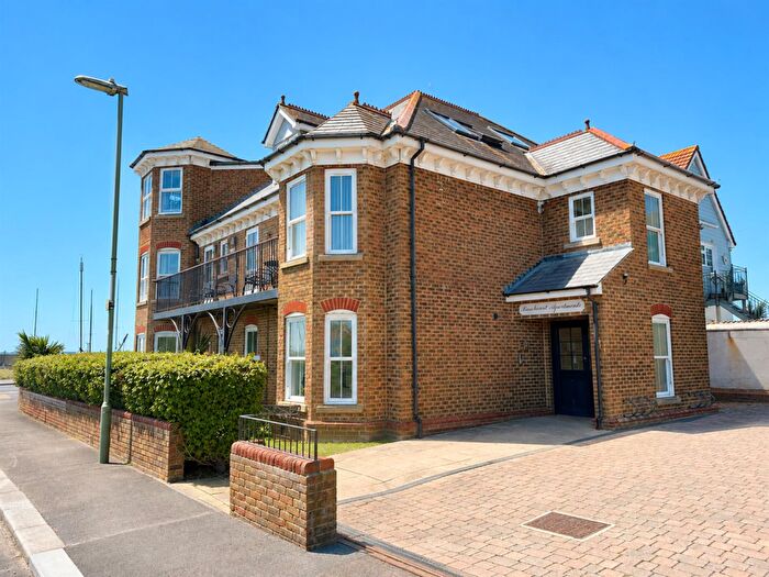 2 Bedroom Flat For Sale In Beachcrest, Lee-On-The-Solent, Hampshire, PO13