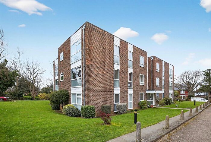 2 Bedroom Flat For Sale In Mulgrave Road, Sutton, SM2