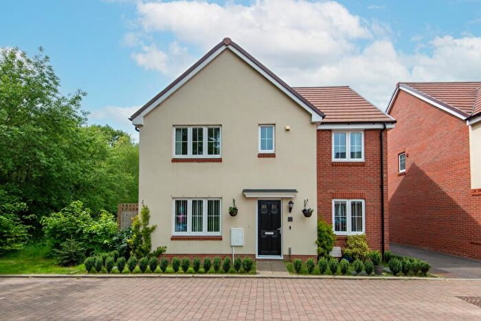 5 Bedroom Detached House For Sale In Lobelia Drive, Worthing, BN13
