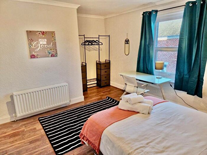 3 Bedroom End Of Terrace House For Sale In Lynn Street, Chester Le Street, DH3