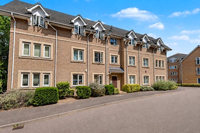 1 Bedroom Flat For Sale In Walnut Close, Laindon, SS15