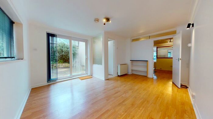 1 Bedroom Flat To Rent In Holland Mews, Hove, BN3