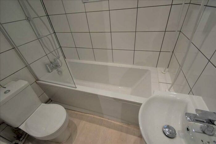 2 Bedroom House To Rent In Gladstone Road, Dartford, DA1