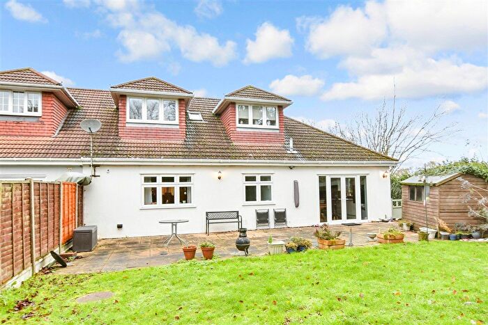 5 Bedroom Chalet For Sale In Bennetts Avenue, West Kingsdown, Sevenoaks, Kent, TN15