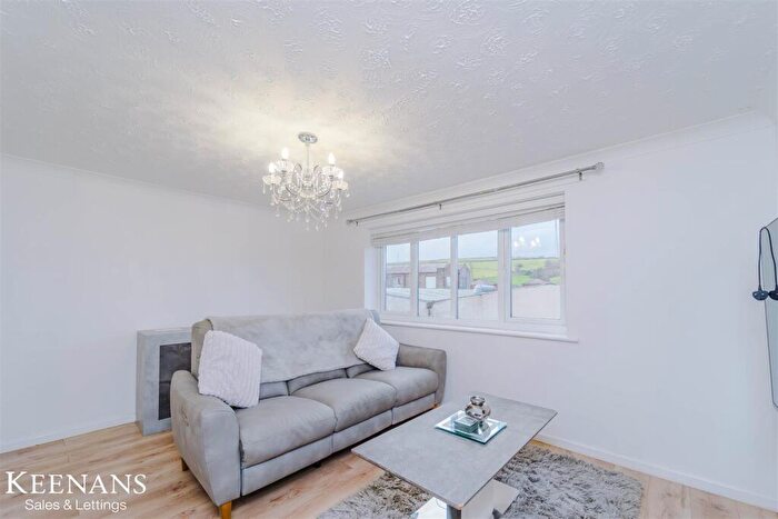 2 Bedroom Flat To Rent In Village Court, Whitworth, Rochdale, OL12