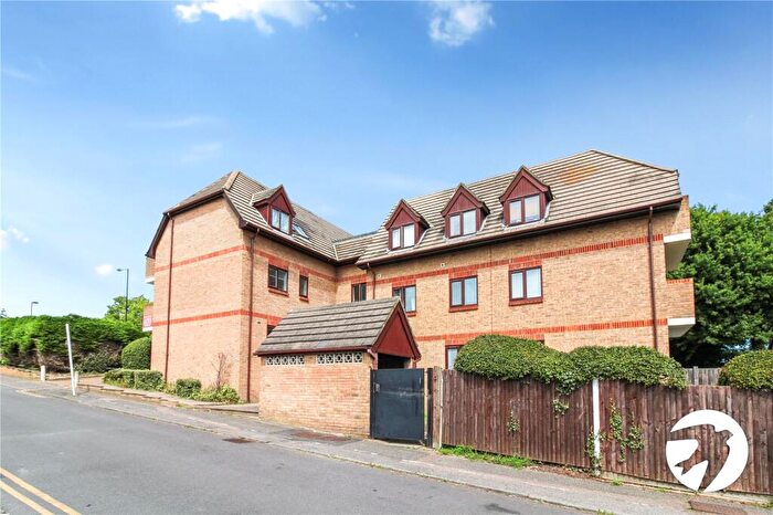 2 Bedroom Flat To Rent In Baring Road, Grove Park, London, SE12