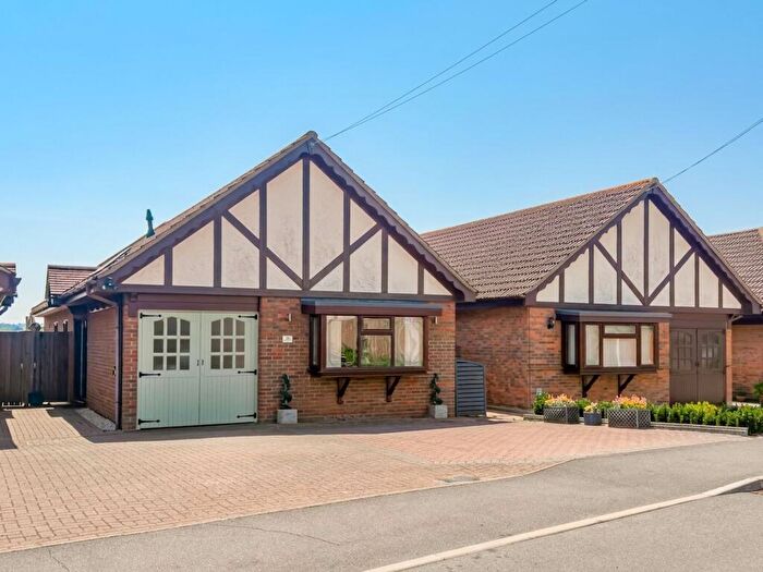 3 Bedroom Detached House For Sale In Malyons Lane, Hullbridge, SS5