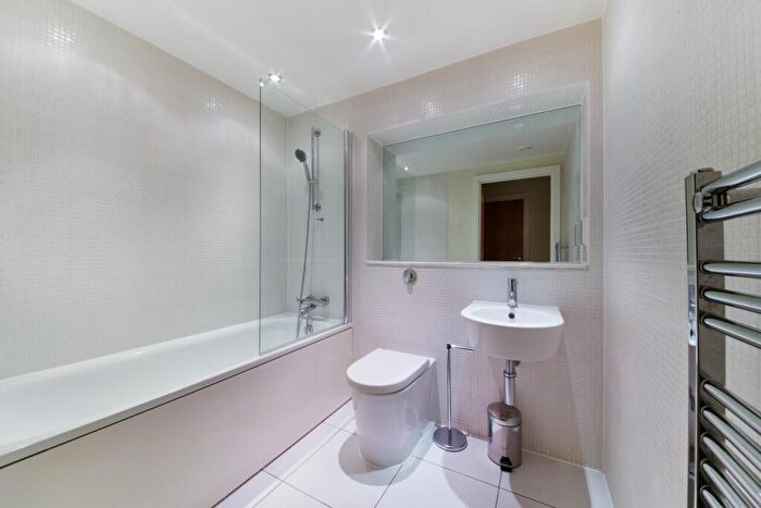 1 Bedroom Flat To Rent In Millharbour, Lanterns Court, Canary Wharf, London, E14