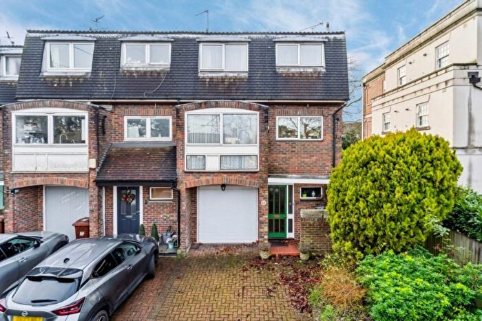 4 Bedroom Town House For Sale In Langholme, Bushey Heath, WD23