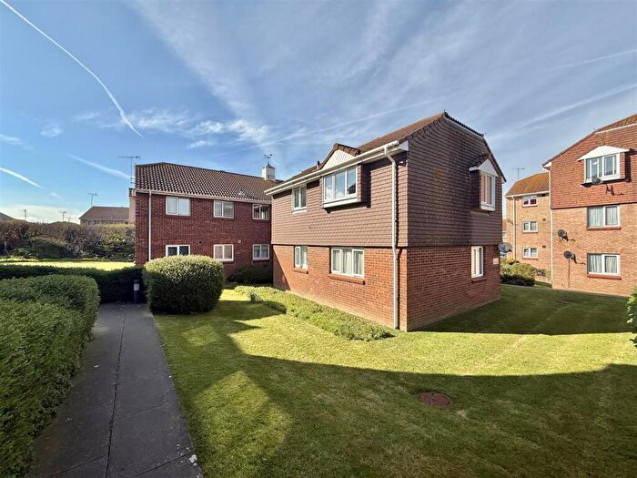 1 Bedroom Flat For Sale In Hadlow Drive, Cliftonville, Margate, CT9