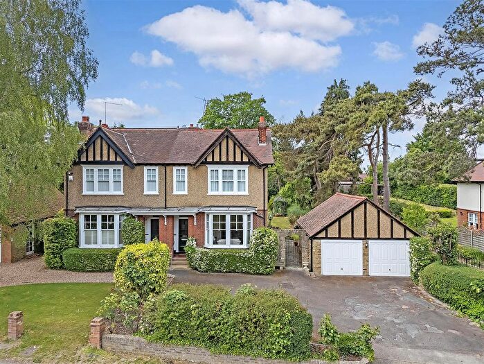 4 Bedroom Semi-Detached House For Sale In Epping Road, Roydon, CM19