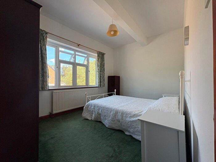 1 Bedroom Flat To Rent In Burlington Road, Isleworth, TW7