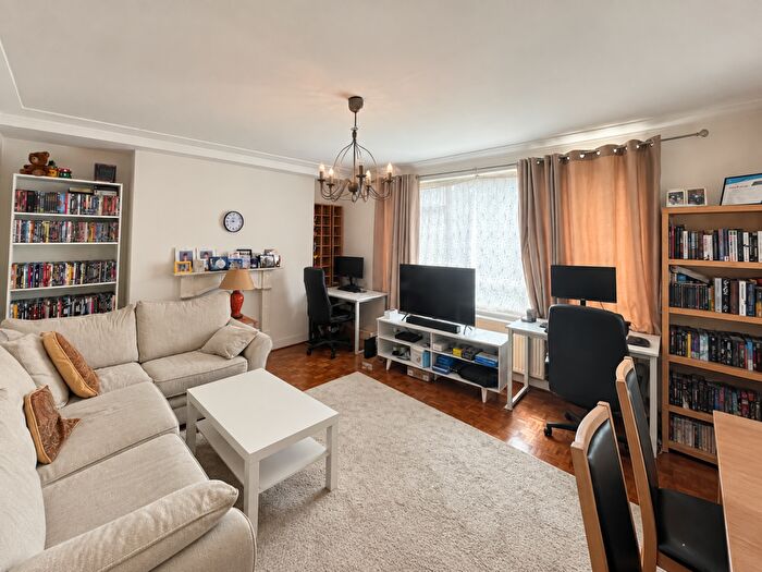 2 Bedroom Flat To Rent In Widmore Road, Bromley, BR1