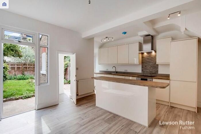 3 Bedroom Property To Rent In Vera Road, Fulham, London, SW6