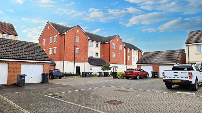 2 Bedroom Flat For Sale In Huntingfield, Trowbridge, BA14