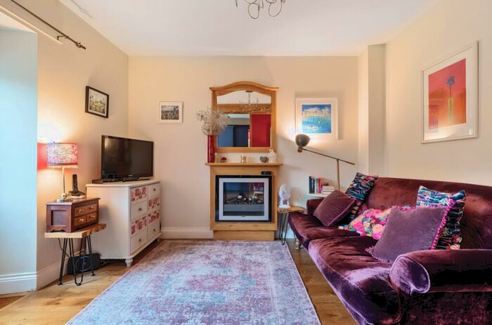 3 Bedroom Cottage For Sale In Yarn House Queens Rd Evercreech, BA4