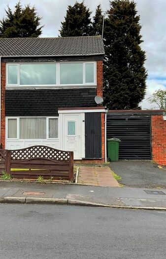 3 Bedroom Semi-Detached House To Rent In Spring Walk, Walsall, WS2