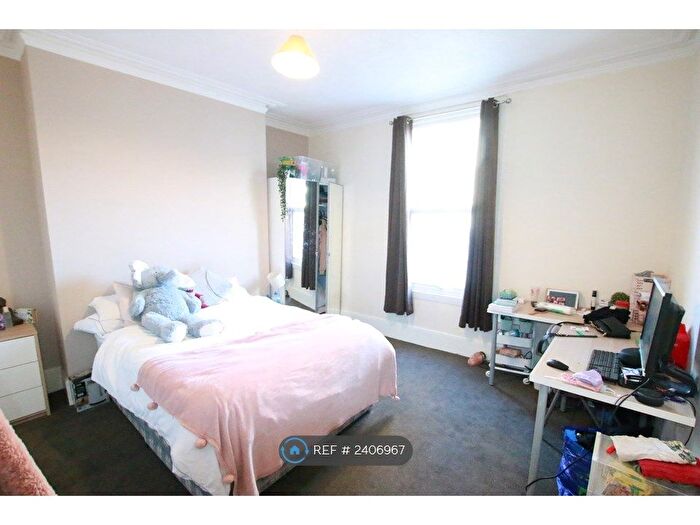 6 Bedroom Terraced House To Rent In Watlington Street, Reading, RG1