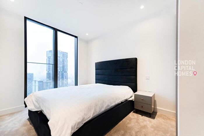 2 Bedroom Apartment To Rent In Harcourt Tower, Marsh Wall, London, E14