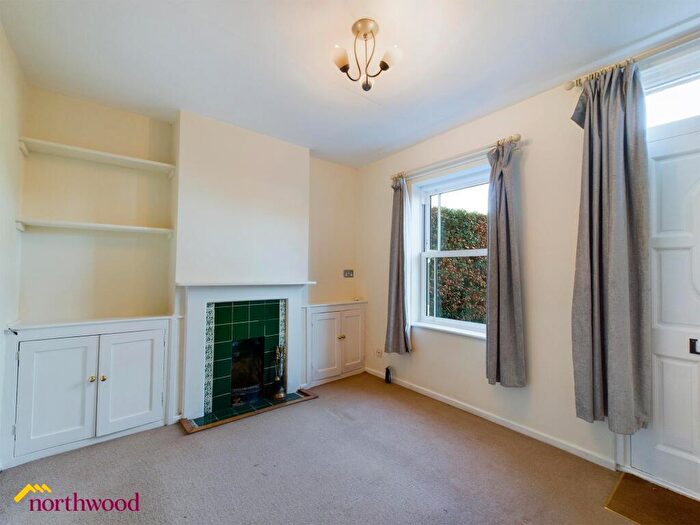 2 Bedroom Semi-Detached House For Sale In Broughton Road, Banbury, OX16