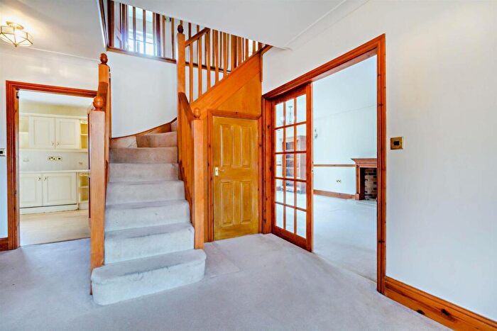 4 Bedroom Detached House For Sale In Moss Road, Moss, Doncaster, South Yorkshire, DN6