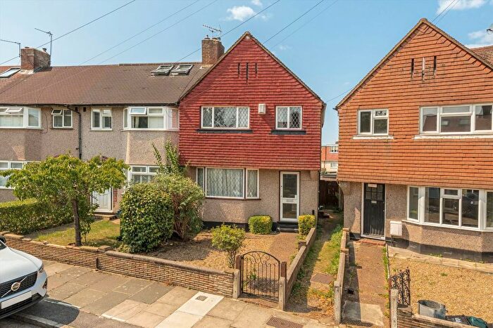 3 Bedroom Semi-Detached House For Sale In Augusta Road, Twickenham, TW2
