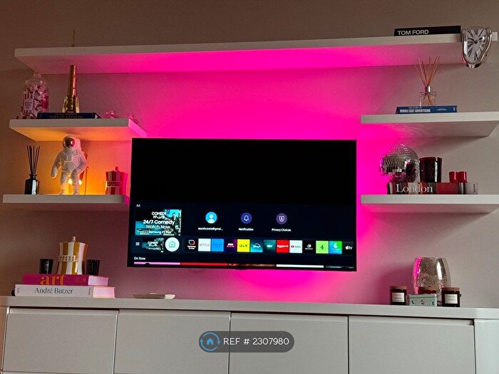 3 Bedroom Flat To Rent In Draycott Place, London, SW3