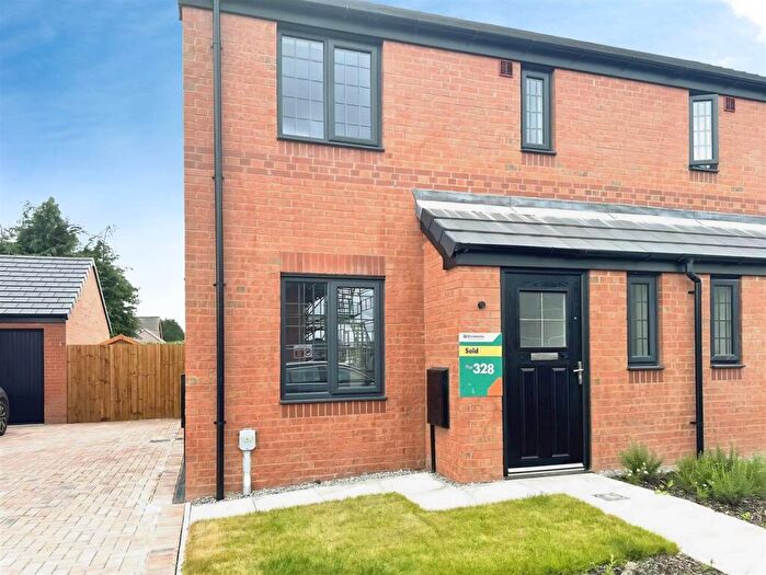 3 Bedroom Semi Detached House To Rent In Greywillow Drive, Shavington, Crewe, CW2