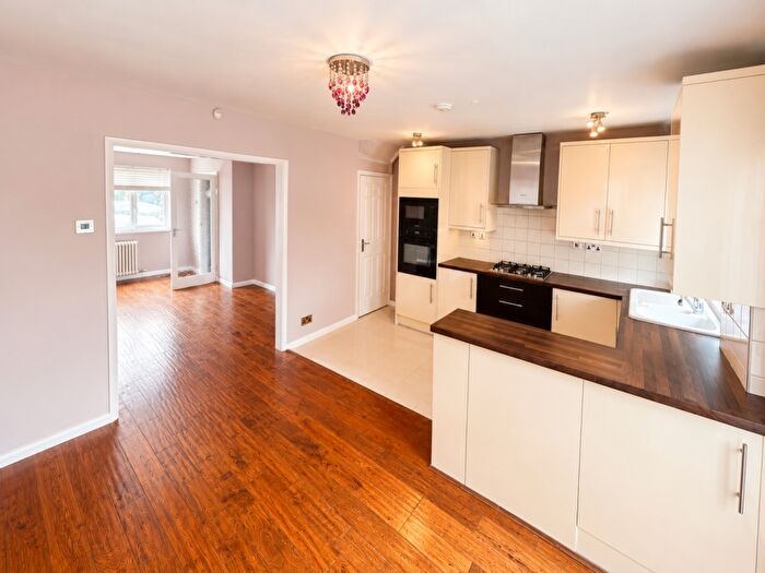 3 Bedroom End Of Terrace House To Rent In Paddock Road, Bexleyheath, DA6