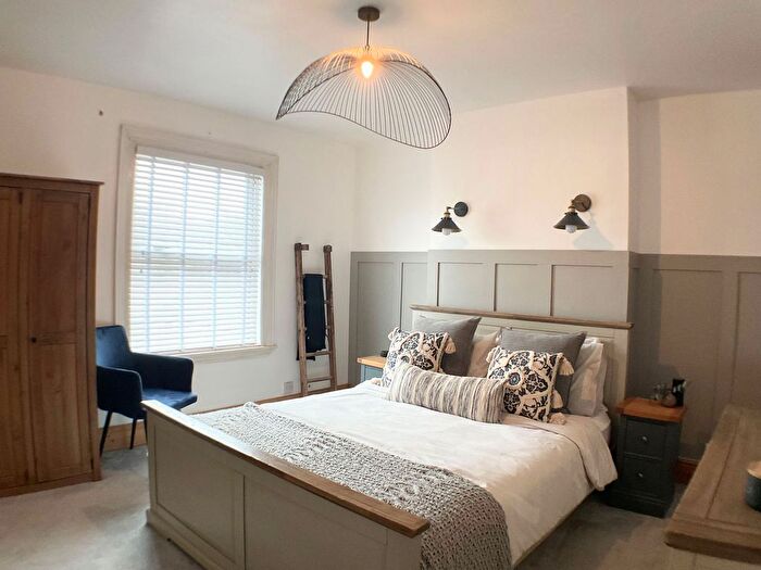 3 Bedroom Terraced House For Sale In King William Street, Amblecote, Stourbridge, West Midlands, DY8