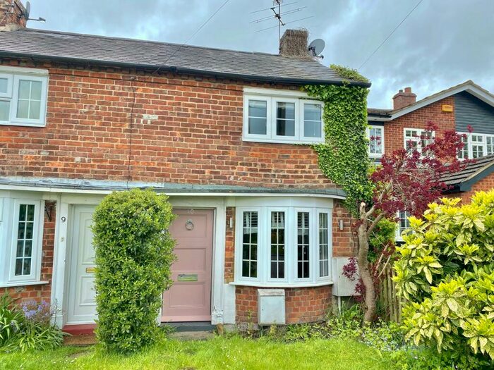 2 Bedroom Character Property To Rent In Chalkshire Road, Butlers Cross, Aylesbury, HP17