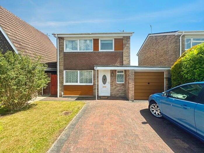 3 Bedroom Detached House For Sale In Damask Way, Warminster, BA12