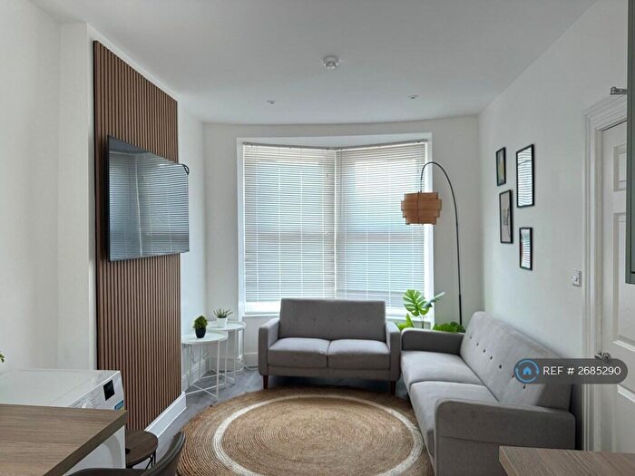 7 Bedroom Semi Detached House To Rent In Snowdon Road, Bristol, BS16