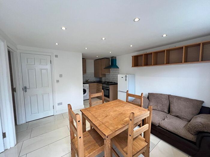 2 Bedroom Flat To Rent In Little Heath, Chadwell Heath, Romford, RM6