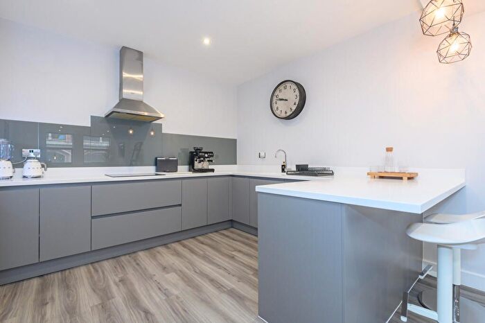 1 Bedroom Flat To Rent In Craignair Road, London, SW2