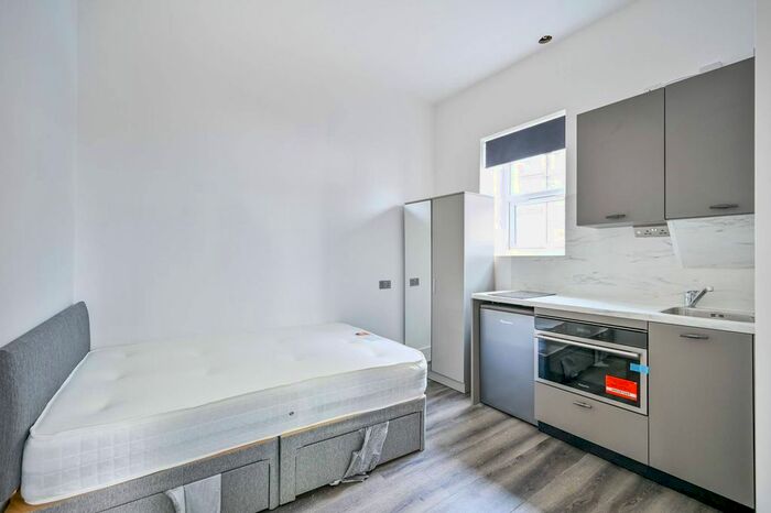 Studio To Rent In Sutherland Avenue, Maida Vale, London, W9