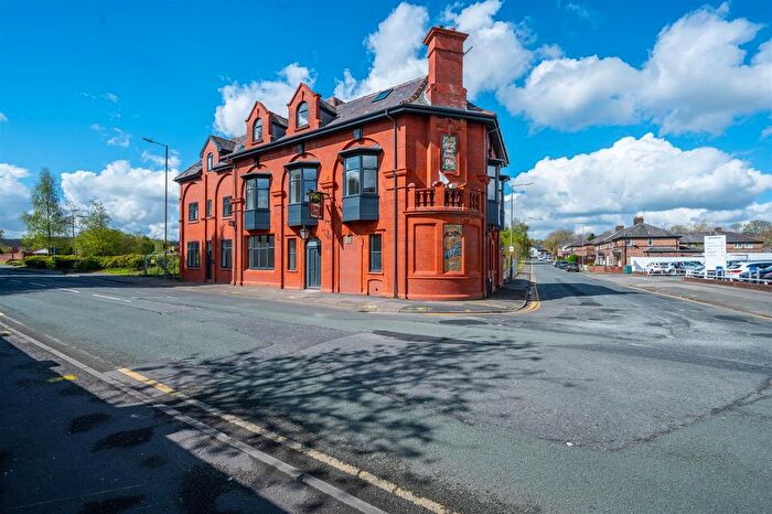 2 Bedroom Flat For Sale In Canal Street, St. Helens, WA10