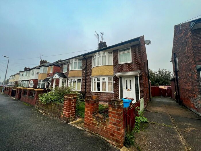 3 Bedroom Semi-Detached House To Rent In Strathmore Avenue, Hull, HU6