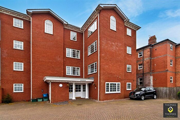 2 Bedroom Flat For Sale In Barnwood Road, Gloucester, GL2
