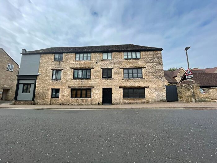 2 Bedroom Flat To Rent In Dollar Street, Cirencester, Gloucestershire, GL7