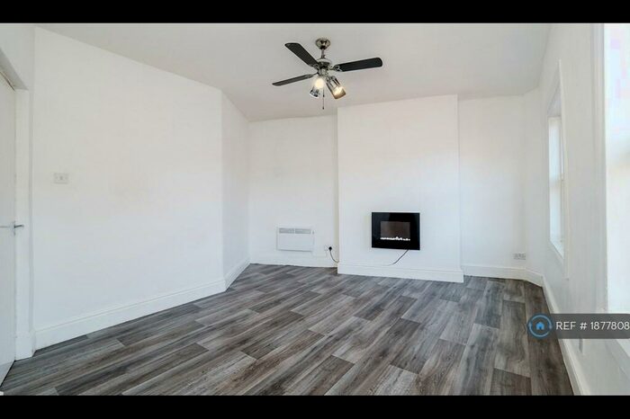 2 Bedroom Flat To Rent In Bostock Avenue, Northampton, NN1