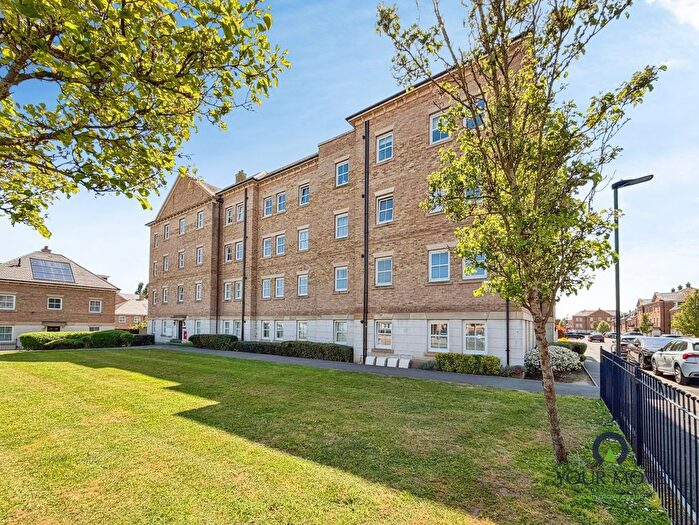 2 Bedroom Flat For Sale In Rainbow Road, Erith, DA8