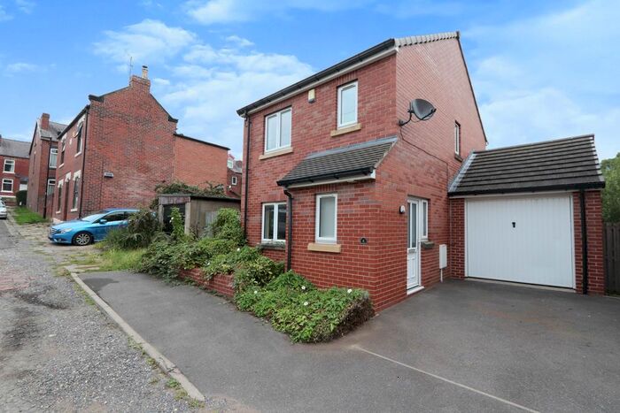 3 Bedroom Detached House To Rent In Osmaston Road, Sheffield, S8