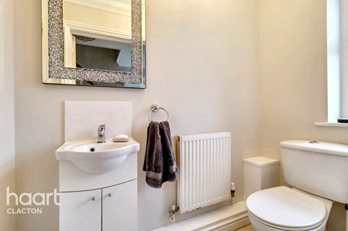 6 Bedroom Detached House For Sale In Colchester Road, Clacton-On-Sea, CO16